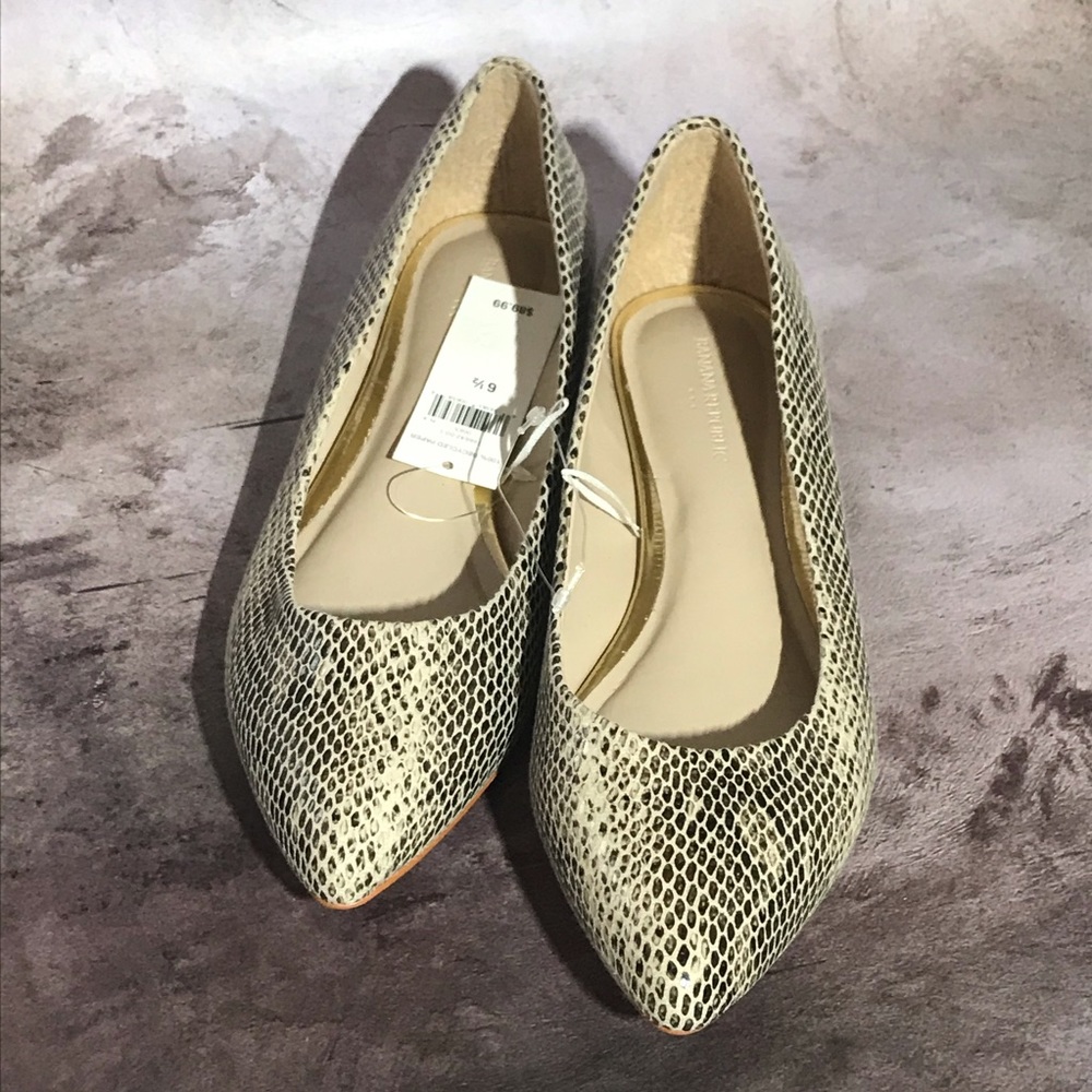 Banana Republic Snake Print Flats NWT US 6.5